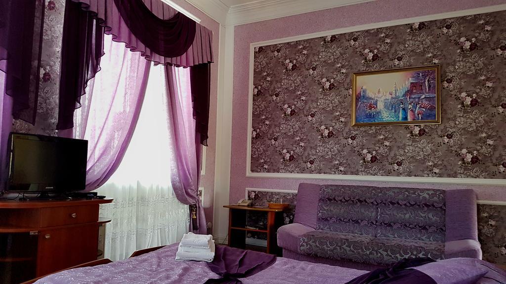 Versal Hotel Kherson Ngoại thất bức ảnh