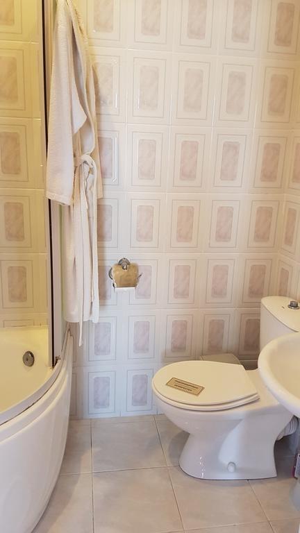 Versal Hotel Kherson Ngoại thất bức ảnh