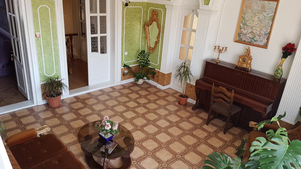 Versal Hotel Kherson Ngoại thất bức ảnh