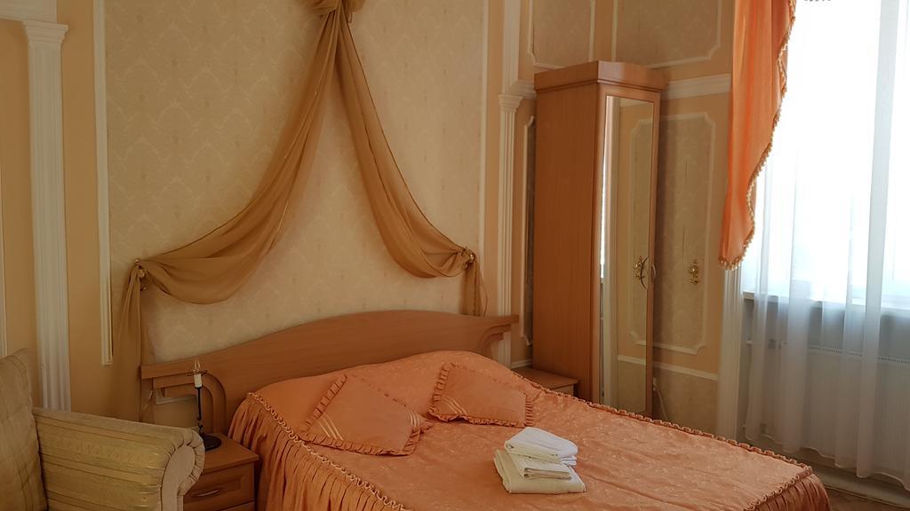Versal Hotel Kherson Ngoại thất bức ảnh