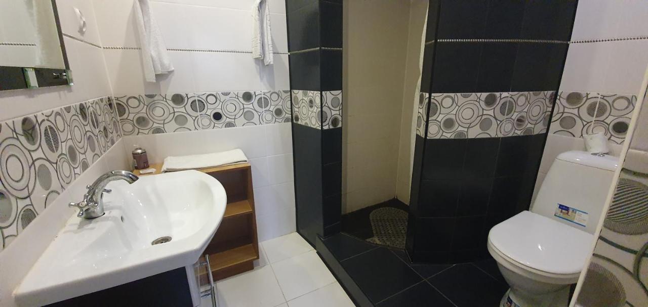 Versal Hotel Kherson Ngoại thất bức ảnh